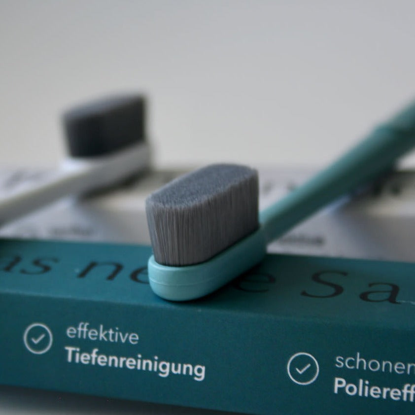 KATO Zahnbuersten 20000 nano Borsten Ocean Green im Fokus